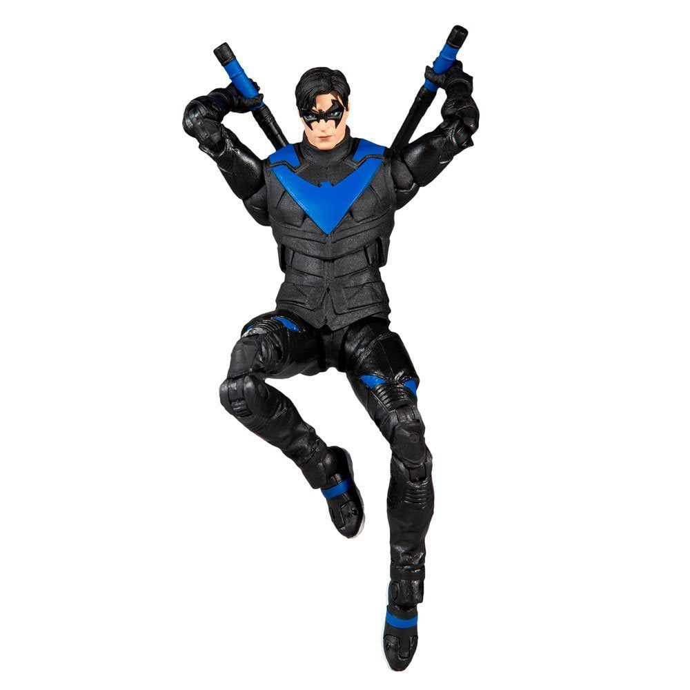 Figura Nightwing McFarlane Toys en pose de acción con traje negro y azul detalle en máscara Figura Nightwing McFarlane Toys en pose de acción con traje negro y azul detalle en máscara
